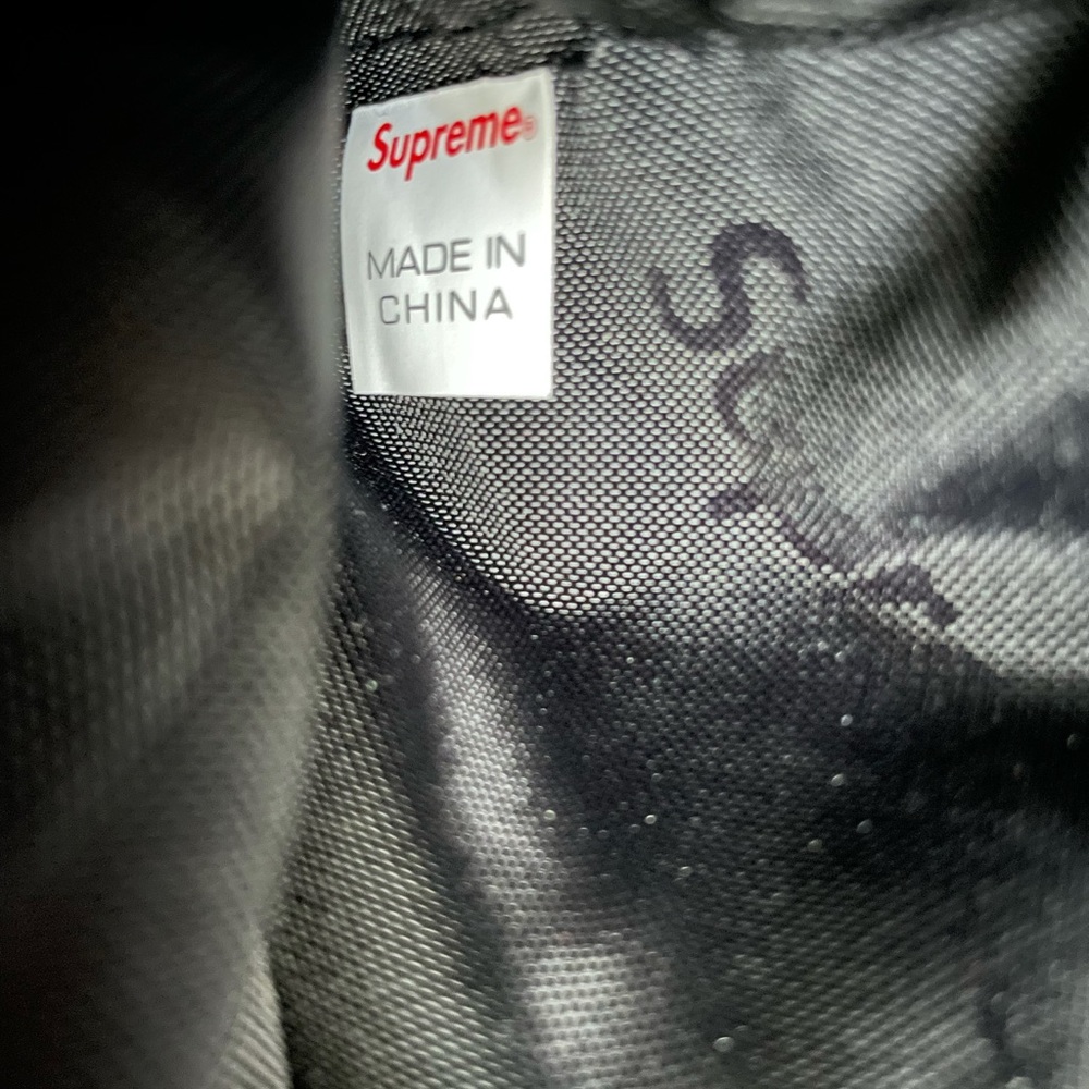 ❌SOLD❌Supreme SS19 Shoulder Bag—Used Once! - Picture 5 of 7
